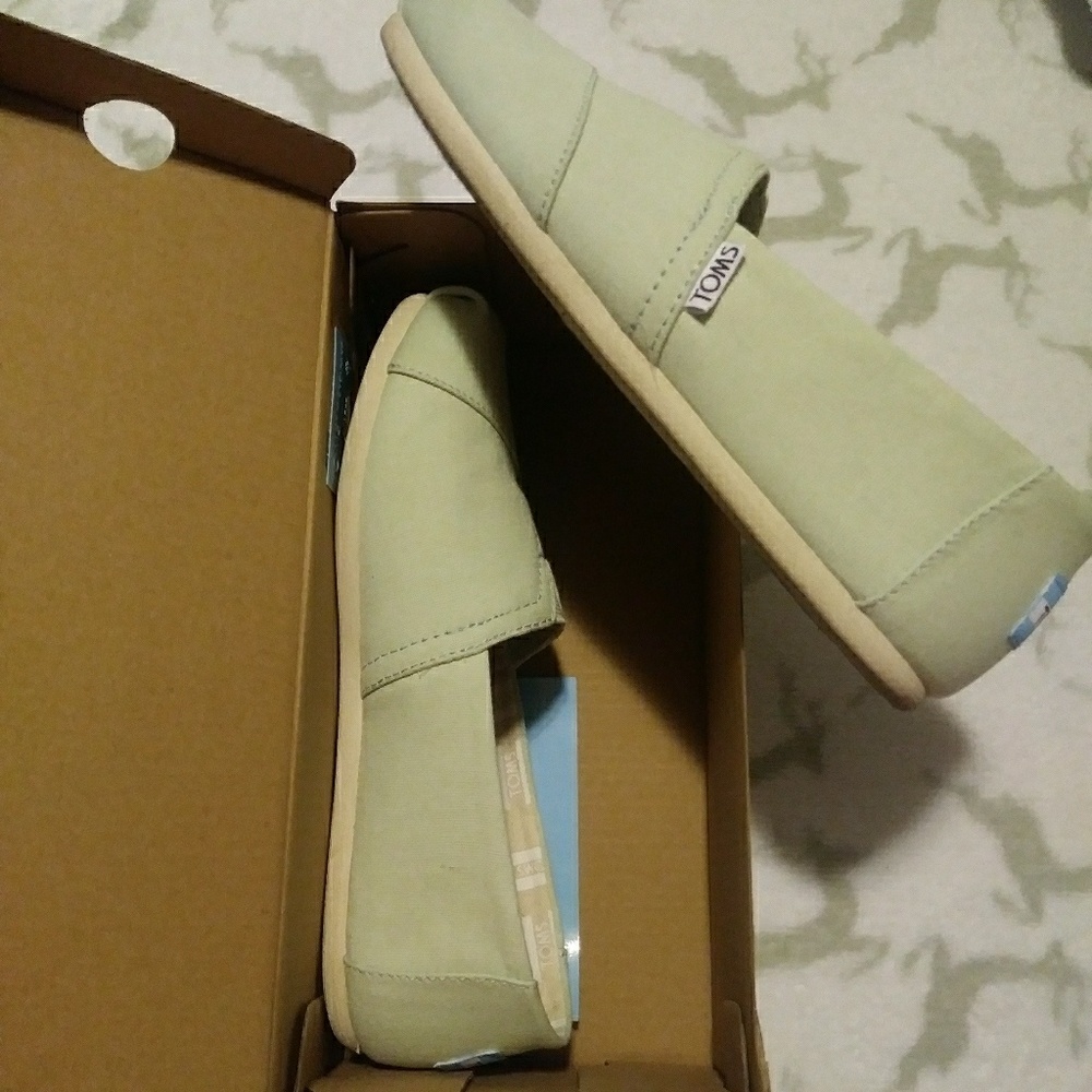 Toms